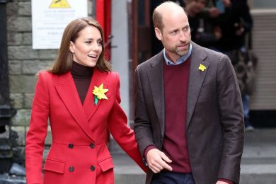William e Kate tornano in Galles tra dolci, tradizioni e qualche frecciatina