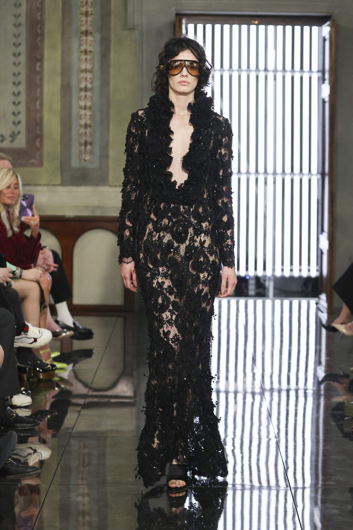Gucci Cruise 2026: il glamour invade la città