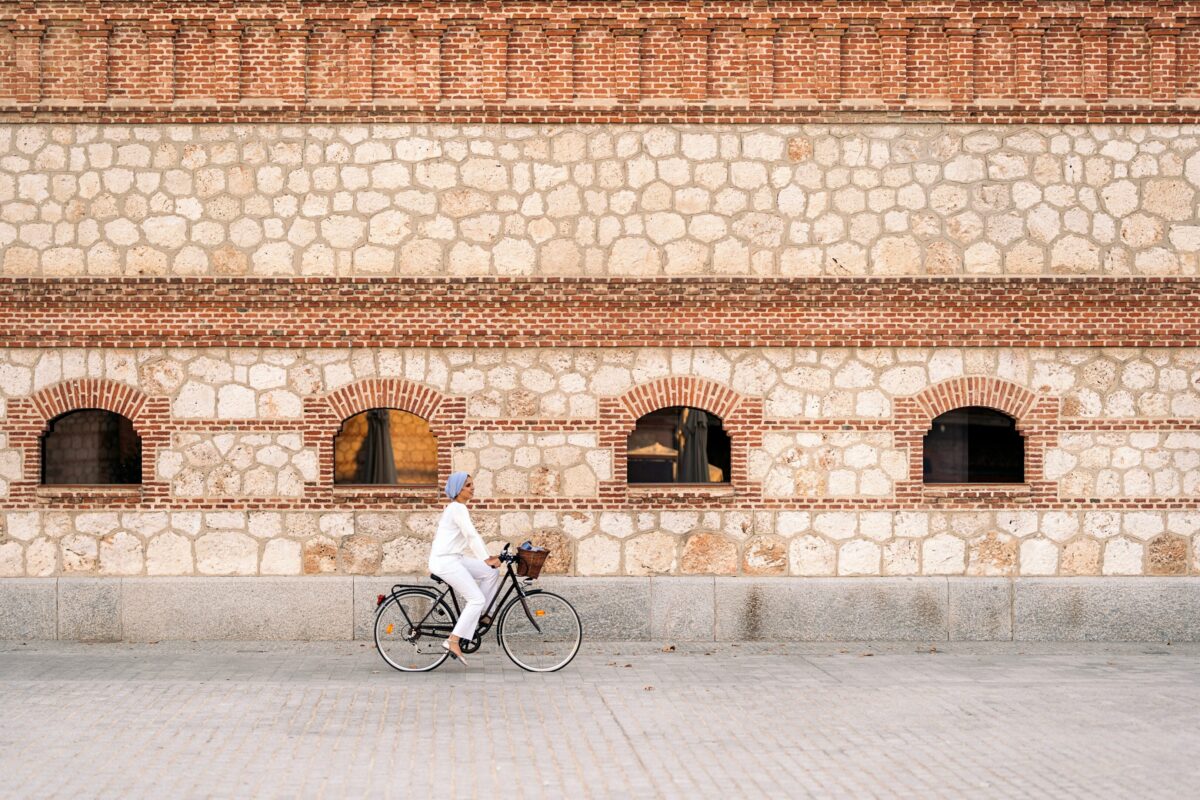World Bike Day: quando pedalare diventa il nuovo lusso esperienziale