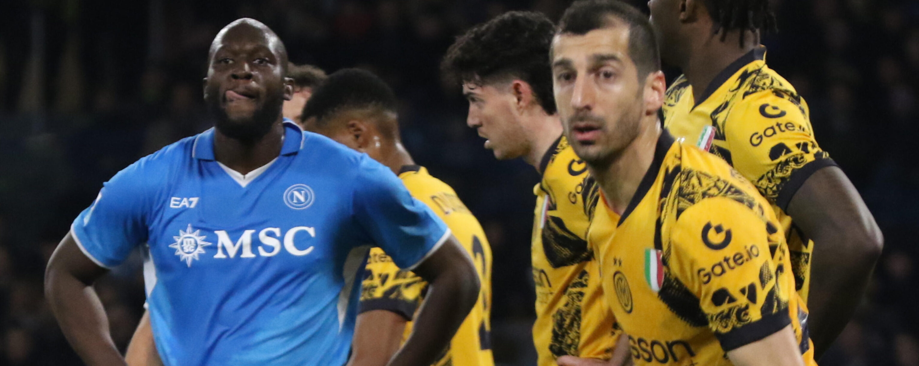 Napoli e Inter, volata scudetto tra polemiche e veleni